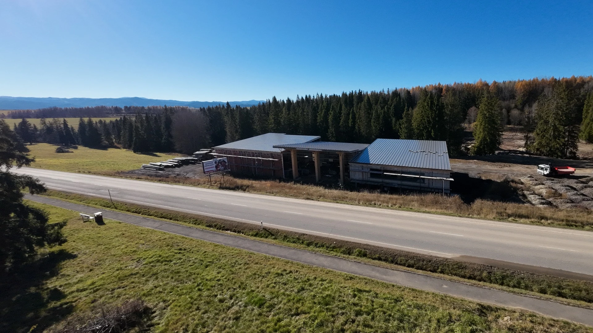 Dronová fotografia pozemku rezidencie v Tatranskej Štrbe